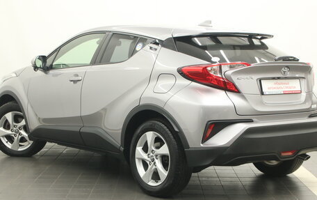 Toyota C-HR I рестайлинг, 2018 год, 2 165 000 рублей, 11 фотография