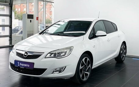 Opel Astra J, 2011 год, 866 000 рублей, 2 фотография