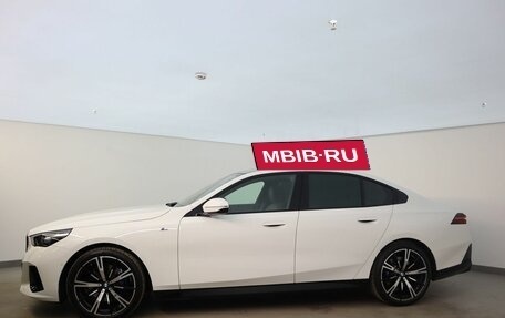 BMW 5 серия, 2024 год, 9 080 000 рублей, 5 фотография