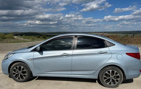 Hyundai Solaris II рестайлинг, 2012 год, 850 000 рублей, 2 фотография