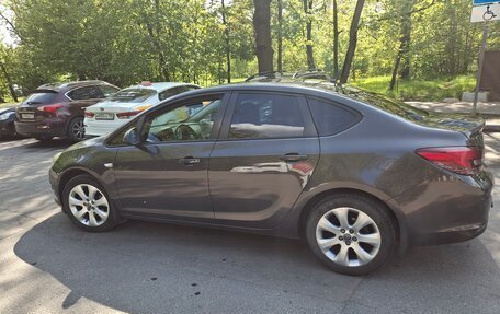 Opel Astra J, 2013 год, 805 000 рублей, 2 фотография