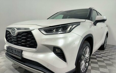 Toyota Highlander, 2024 год, 5 700 000 рублей, 2 фотография