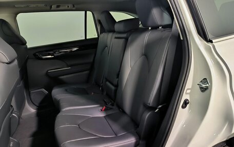 Toyota Highlander, 2024 год, 5 700 000 рублей, 18 фотография