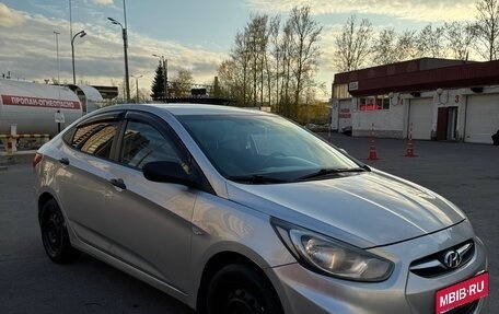 Hyundai Solaris II рестайлинг, 2012 год, 650 000 рублей, 1 фотография