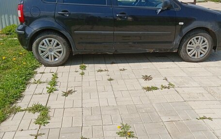 Volkswagen Polo IV рестайлинг, 2004 год, 225 000 рублей, 3 фотография
