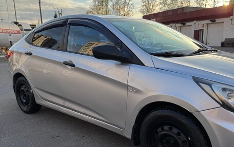 Hyundai Solaris II рестайлинг, 2012 год, 650 000 рублей, 4 фотография