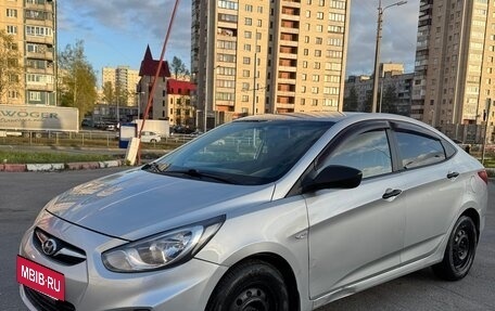 Hyundai Solaris II рестайлинг, 2012 год, 650 000 рублей, 2 фотография