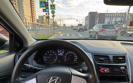 Hyundai Solaris II рестайлинг, 2012 год, 650 000 рублей, 12 фотография