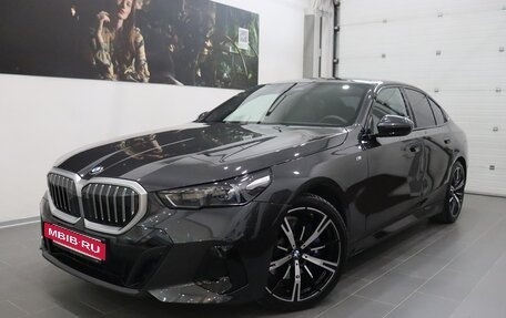 BMW 5 серия, 2023 год, 8 995 000 рублей, 2 фотография