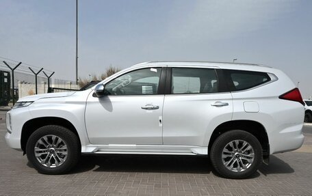 Mitsubishi Pajero Sport III рестайлинг, 2023 год, 5 200 000 рублей, 4 фотография