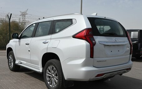 Mitsubishi Pajero Sport III рестайлинг, 2023 год, 5 200 000 рублей, 6 фотография
