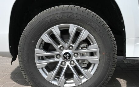 Mitsubishi Pajero Sport III рестайлинг, 2023 год, 5 200 000 рублей, 12 фотография