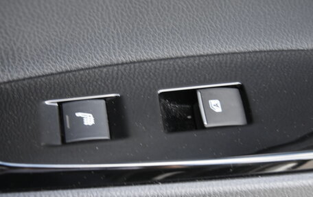 Toyota Camry, 2019 год, 2 800 000 рублей, 28 фотография