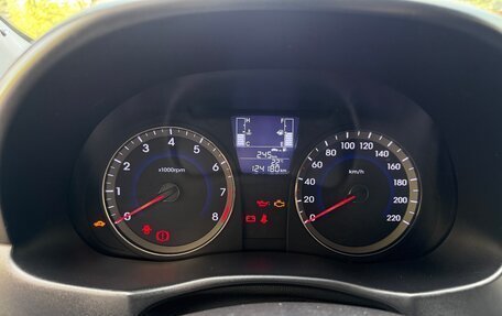 Hyundai Solaris II рестайлинг, 2015 год, 850 000 рублей, 9 фотография