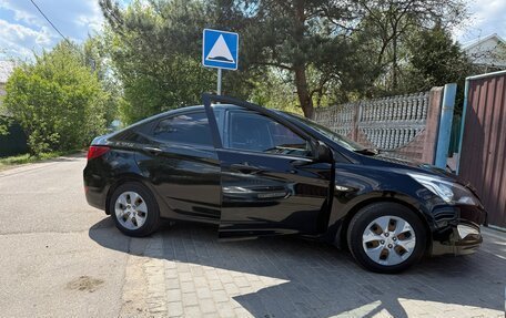 Hyundai Solaris II рестайлинг, 2015 год, 850 000 рублей, 5 фотография