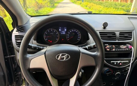 Hyundai Solaris II рестайлинг, 2015 год, 850 000 рублей, 7 фотография