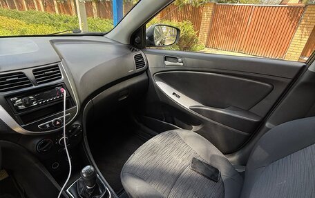 Hyundai Solaris II рестайлинг, 2015 год, 850 000 рублей, 12 фотография