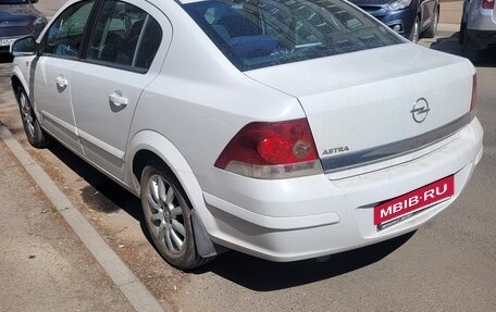 Opel Astra J, 2013 год, 750 000 рублей, 3 фотография