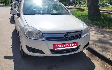 Opel Astra J, 2013 год, 750 000 рублей, 2 фотография