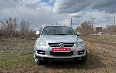 Volkswagen Touareg III, 2009 год, 1 350 000 рублей, 2 фотография