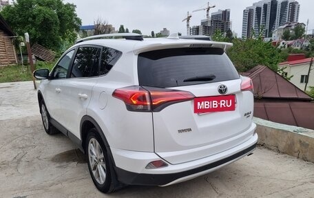 Toyota RAV4, 2016 год, 2 450 000 рублей, 6 фотография