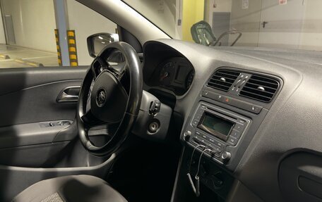 Volkswagen Polo VI (EU Market), 2015 год, 900 000 рублей, 10 фотография