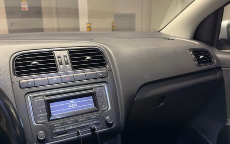 Volkswagen Polo VI (EU Market), 2015 год, 900 000 рублей, 26 фотография