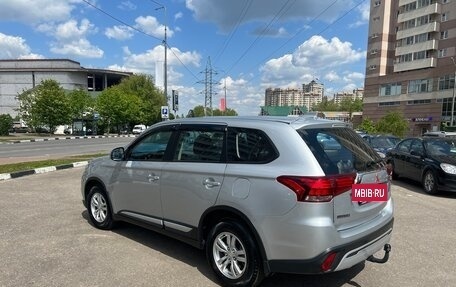 Mitsubishi Outlander III рестайлинг 3, 2019 год, 2 500 000 рублей, 5 фотография