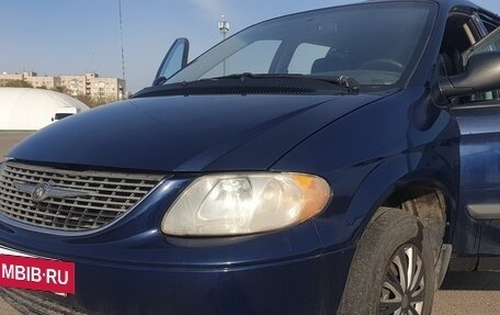 Chrysler Voyager IV, 2003 год, 530 000 рублей, 3 фотография