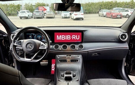 Mercedes-Benz E-Класс, 2017 год, 3 300 000 рублей, 8 фотография