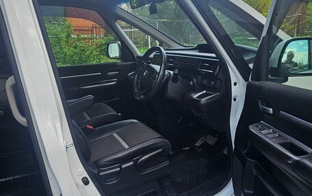 Honda Stepwgn IV, 2018 год, 2 750 000 рублей, 2 фотография