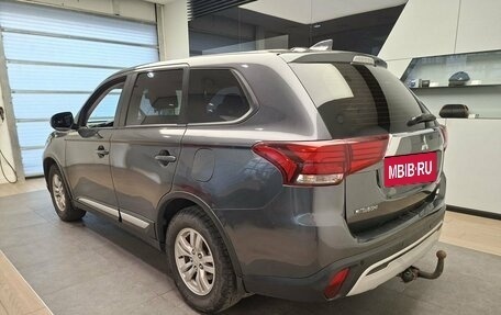 Mitsubishi Outlander III рестайлинг 3, 2019 год, 1 830 000 рублей, 4 фотография