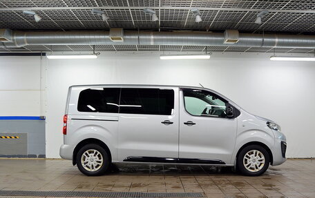 Peugeot Traveller I, 2018 год, 2 300 000 рублей, 5 фотография