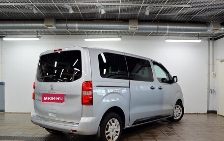 Peugeot Traveller I, 2018 год, 2 300 000 рублей, 3 фотография