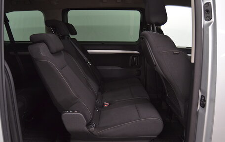 Peugeot Traveller I, 2018 год, 2 300 000 рублей, 17 фотография