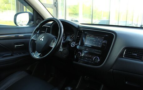 Mitsubishi Outlander III рестайлинг 3, 2016 год, 1 698 000 рублей, 7 фотография