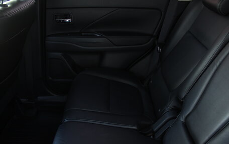 Mitsubishi Outlander III рестайлинг 3, 2016 год, 1 698 000 рублей, 17 фотография