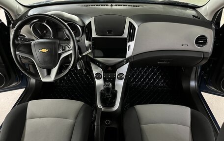 Chevrolet Cruze II, 2013 год, 875 000 рублей, 16 фотография