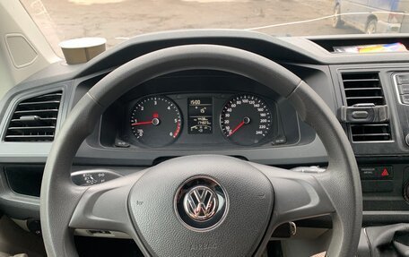Volkswagen Transporter T6 рестайлинг, 2015 год, 2 300 000 рублей, 6 фотография