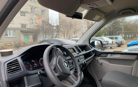 Volkswagen Transporter T6 рестайлинг, 2015 год, 2 300 000 рублей, 8 фотография