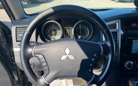 Mitsubishi Pajero IV, 2017 год, 2 999 000 рублей, 9 фотография