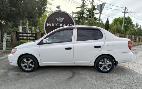 Toyota Platz, 2001 год, 300 000 рублей, 1 фотография