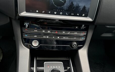Jaguar F-Pace, 2016 год, 3 190 000 рублей, 12 фотография