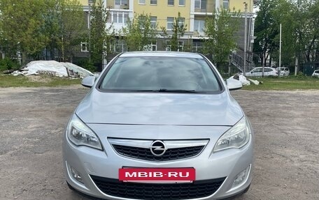 Opel Astra J, 2011 год, 665 000 рублей, 2 фотография