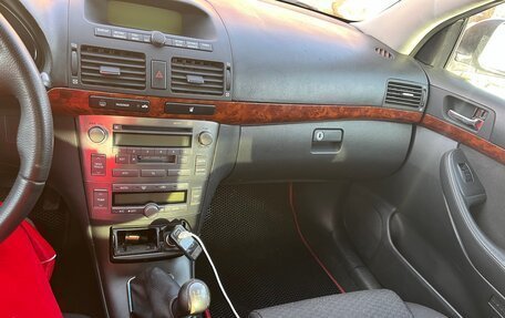 Toyota Avensis III рестайлинг, 2005 год, 820 000 рублей, 8 фотография