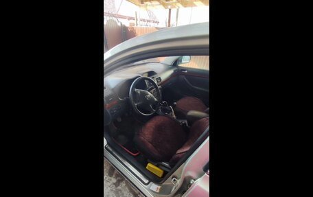 Toyota Avensis III рестайлинг, 2005 год, 820 000 рублей, 18 фотография