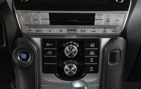 Toyota Land Cruiser Prado 150 рестайлинг 2, 2022 год, 7 549 000 рублей, 15 фотография