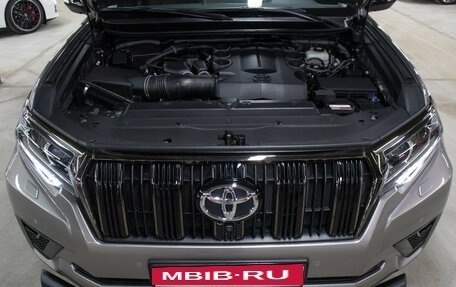 Toyota Land Cruiser Prado 150 рестайлинг 2, 2022 год, 7 549 000 рублей, 9 фотография