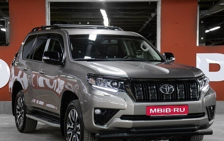 Toyota Land Cruiser Prado 150 рестайлинг 2, 2022 год, 7 549 000 рублей, 3 фотография