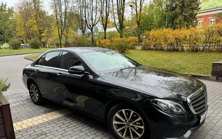 Mercedes-Benz E-Класс, 2019 год, 2 100 000 рублей, 2 фотография
